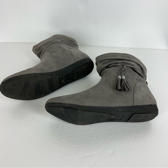 Arizona Kelly Gray Scrunch Ankle Booties Tassels  Size 10M Soft Comfortable EUC - Picture 6 of 7